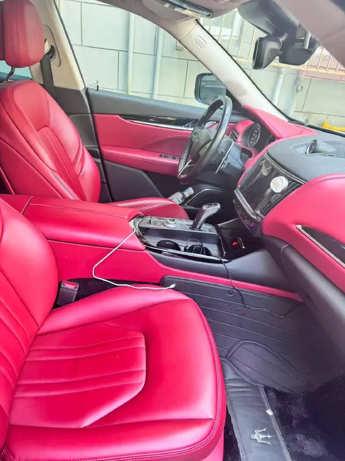 2021 Maserati Levante 3.0T 350HP V6 8AT,autocango,china used car exporter,china ev exporter,chinese used car exporter,chinese used ev exporter