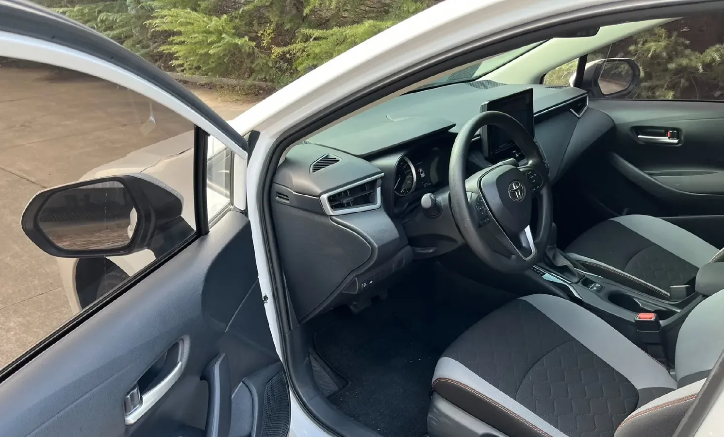 2023 Toyota Corolla 1.2T 116HP L4 CVT,autocango,china used car exporter,china ev exporter,chinese used car exporter,chinese used ev exporter