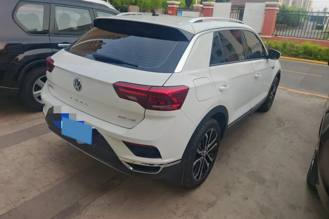 2021 Volkswagen T-Roc 1.4T 150HP L4 7DCT,autocango,china used car exporter,china ev exporter,chinese used car exporter,chinese used ev exporter