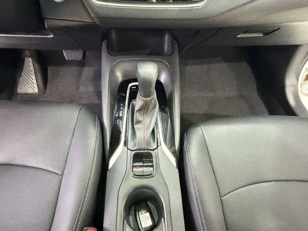 2021 Toyota Corolla 1.2T 116HP L4 CVT,autocango,china used car exporter,china ev exporter,chinese used car exporter,chinese used ev exporter