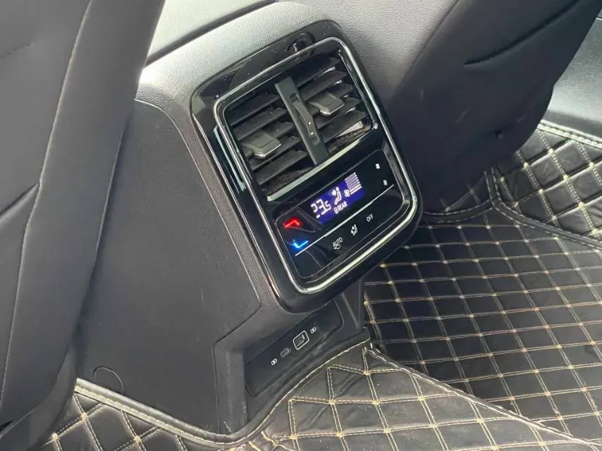 2024 Volkswagen Passat 2.0T 220HP L4 7DCT,autocango,china used car exporter,china ev exporter,chinese used car exporter,chinese used ev exporter