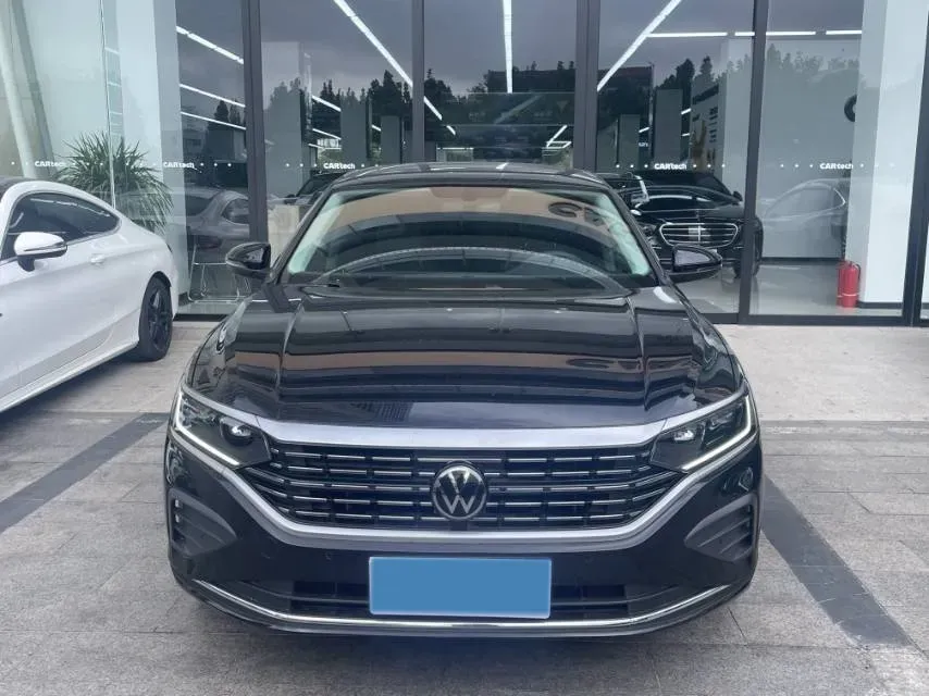 2024 Volkswagen Passat 2.0T 220HP L4 7DCT,autocango,china used car exporter,china ev exporter,chinese used car exporter,chinese used ev exporter