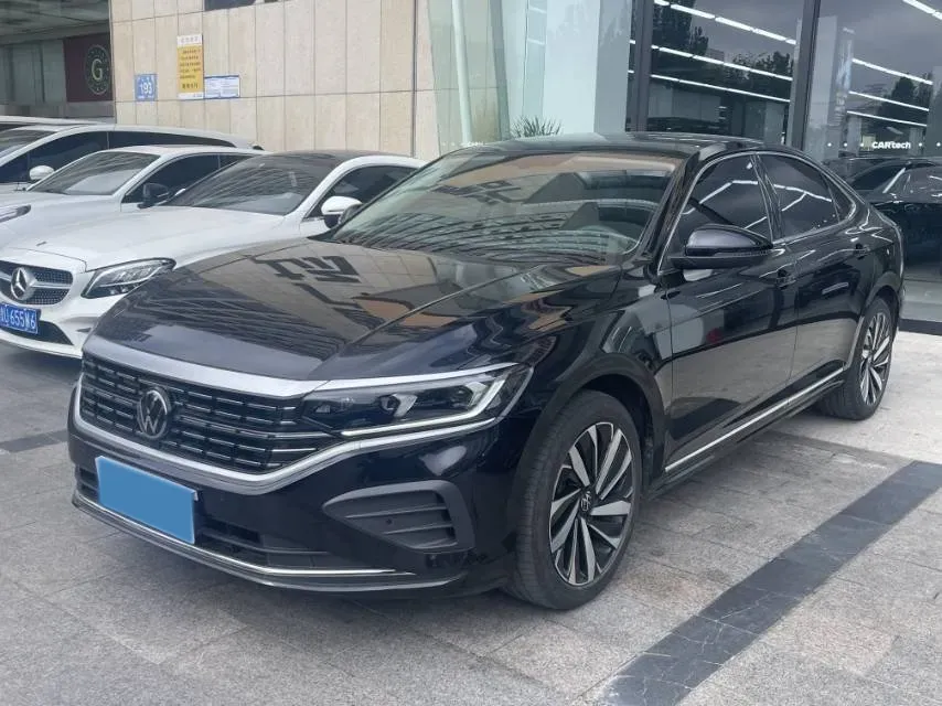2024 Volkswagen Passat 2.0T 220HP L4 7DCT,autocango,china used car exporter,china ev exporter,chinese used car exporter,chinese used ev exporter