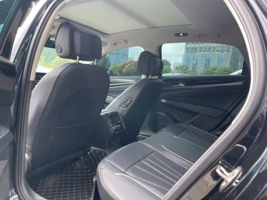 2024 Volkswagen Passat 2.0T 220HP L4 7DCT,autocango,china used car exporter,china ev exporter,chinese used car exporter,chinese used ev exporter