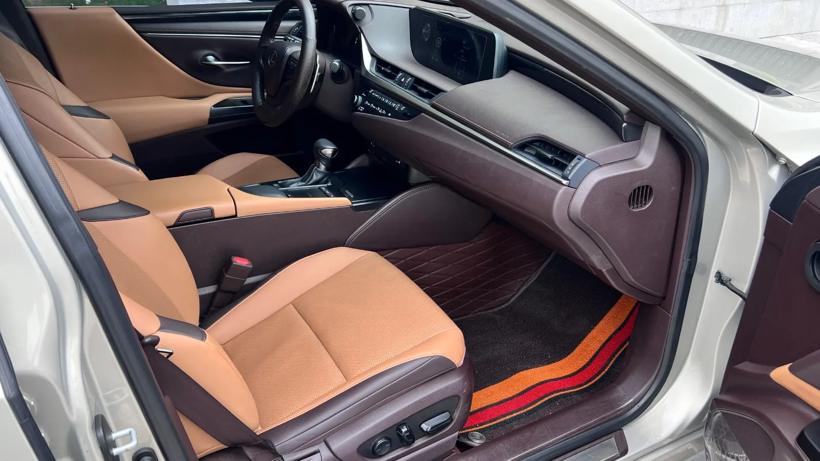 2018 Lexus ES 2.0L 167HP L4 6AT,autocango,china used car exporter,china ev exporter,chinese used car exporter,chinese used ev exporter