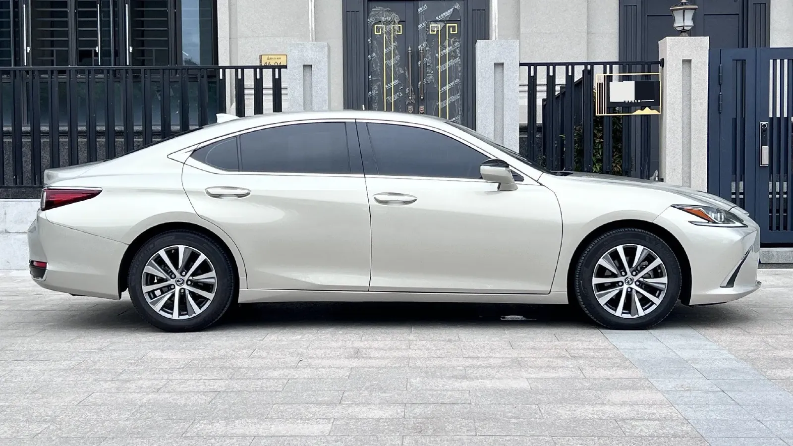 2018 Lexus ES 2.0L 167HP L4 6AT,autocango,china used car exporter,china ev exporter,chinese used car exporter,chinese used ev exporter