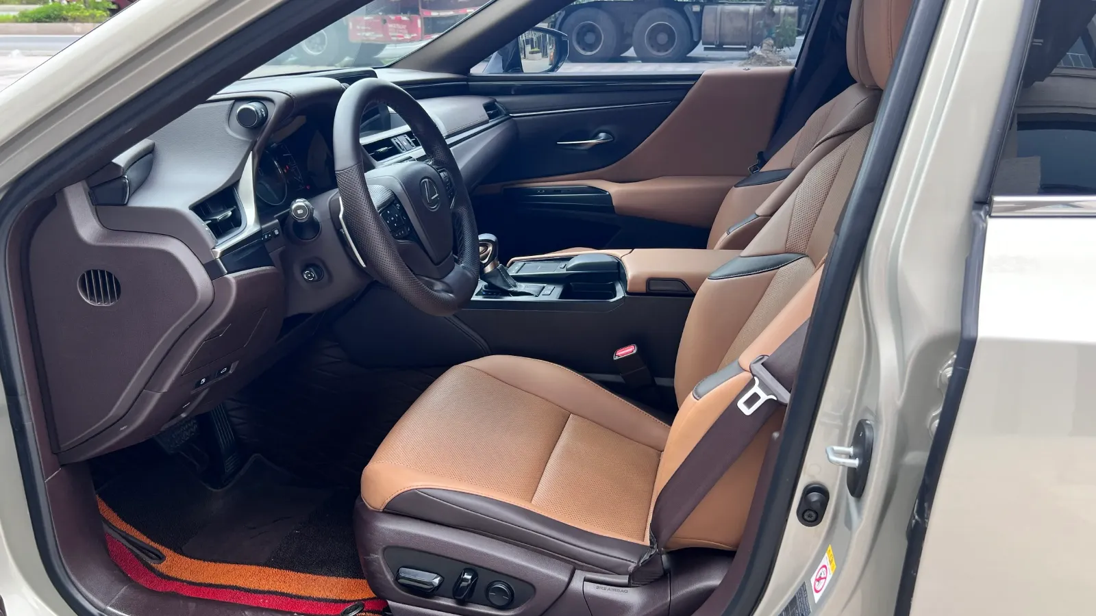 2018 Lexus ES 2.0L 167HP L4 6AT,autocango,china used car exporter,china ev exporter,chinese used car exporter,chinese used ev exporter