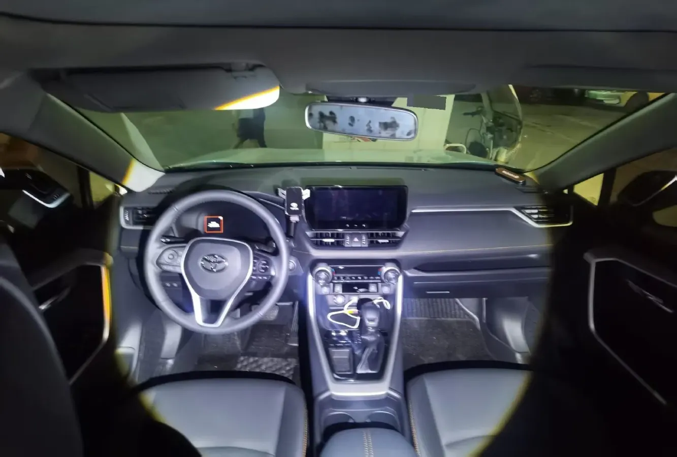2024 Toyota RAV4 2.0L 171HP L4 CVT,autocango,china used car exporter,china ev exporter,chinese used car exporter,chinese used ev exporter
