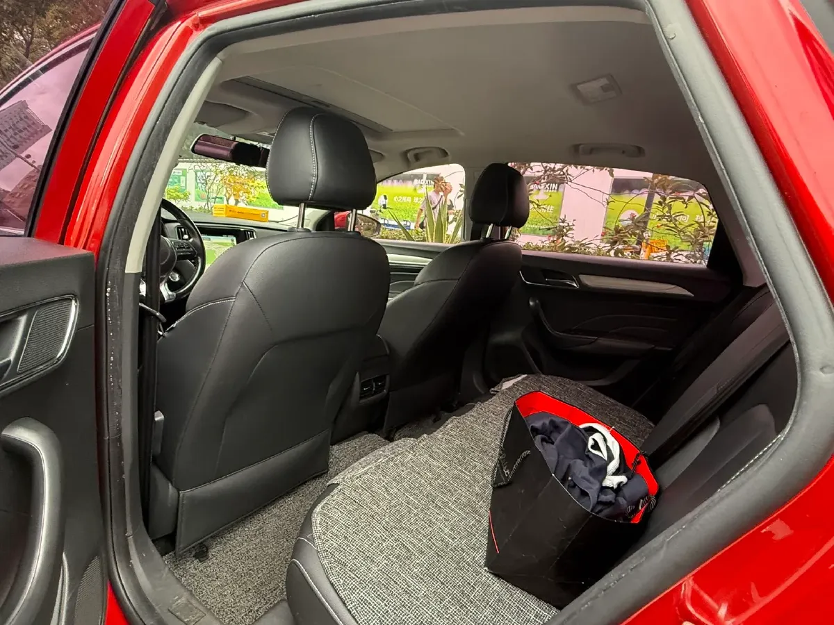 2017 Roewe i6 1.0T 125HP L3 2AT PHEV,autocango,china used car exporter,china ev exporter,chinese used car exporter,chinese used ev exporter