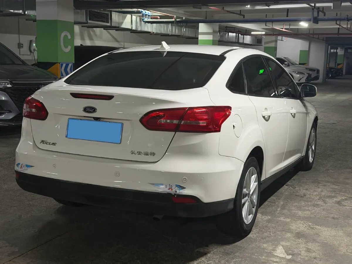 2017 Ford Focus 1.6L 125HP L4 6DCT,autocango,china used car exporter,china ev exporter,chinese used car exporter,chinese used ev exporter