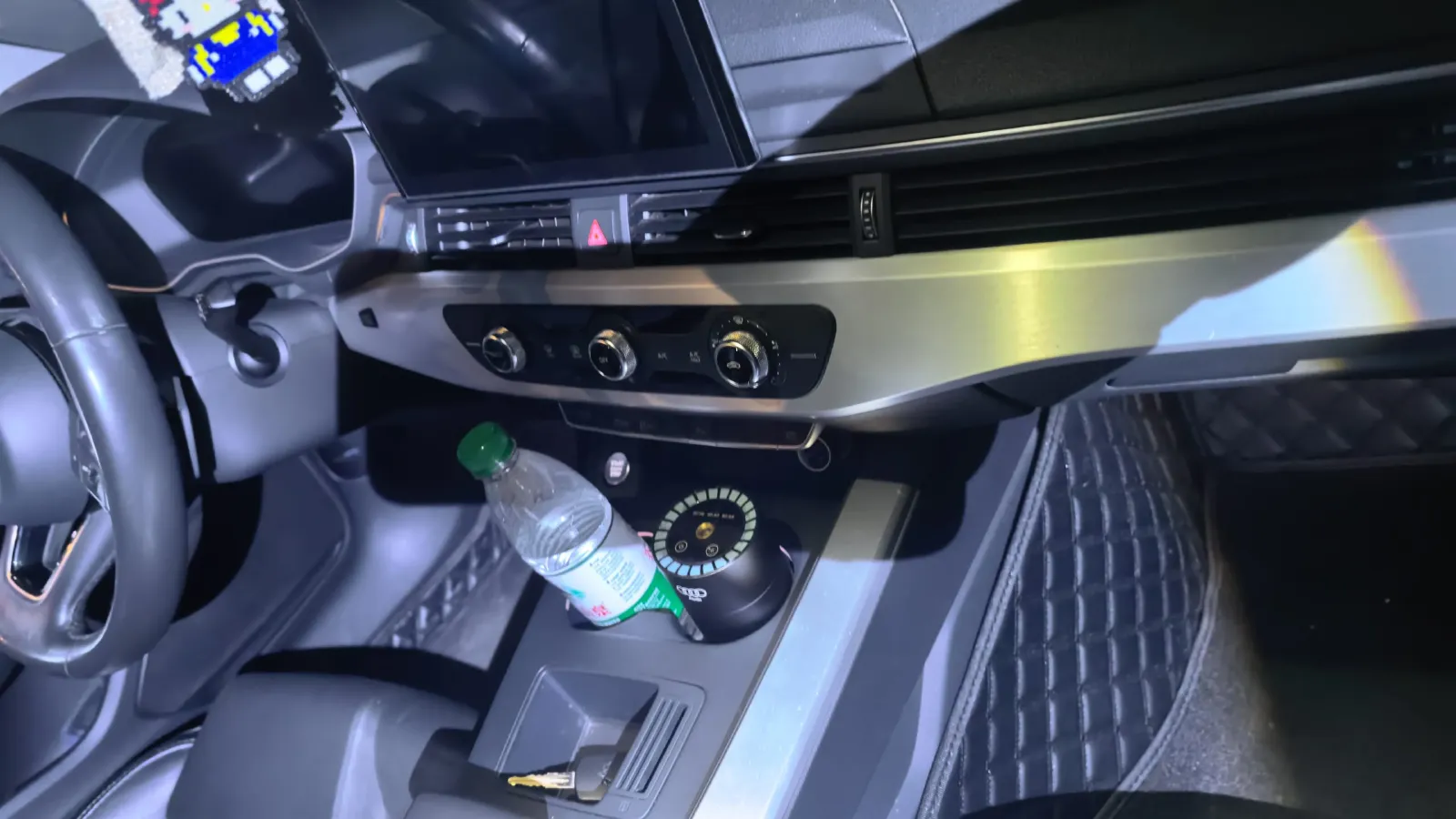 2020 Audi A4L 2.0T 190HP L4 7DCT,autocango,china used car exporter,china ev exporter,chinese used car exporter,chinese used ev exporter