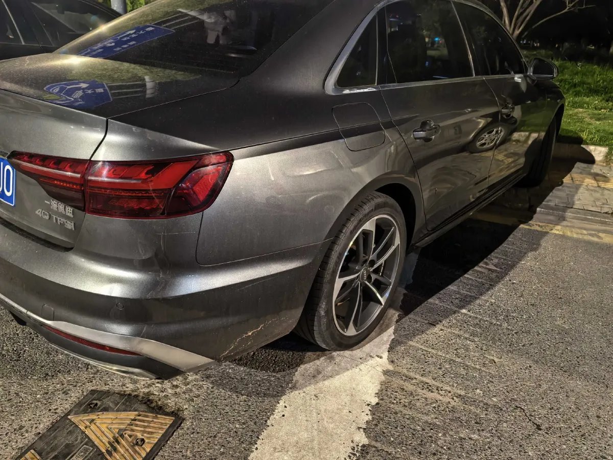 2020 Audi A4L 2.0T 190HP L4 7DCT,autocango,china used car exporter,china ev exporter,chinese used car exporter,chinese used ev exporter