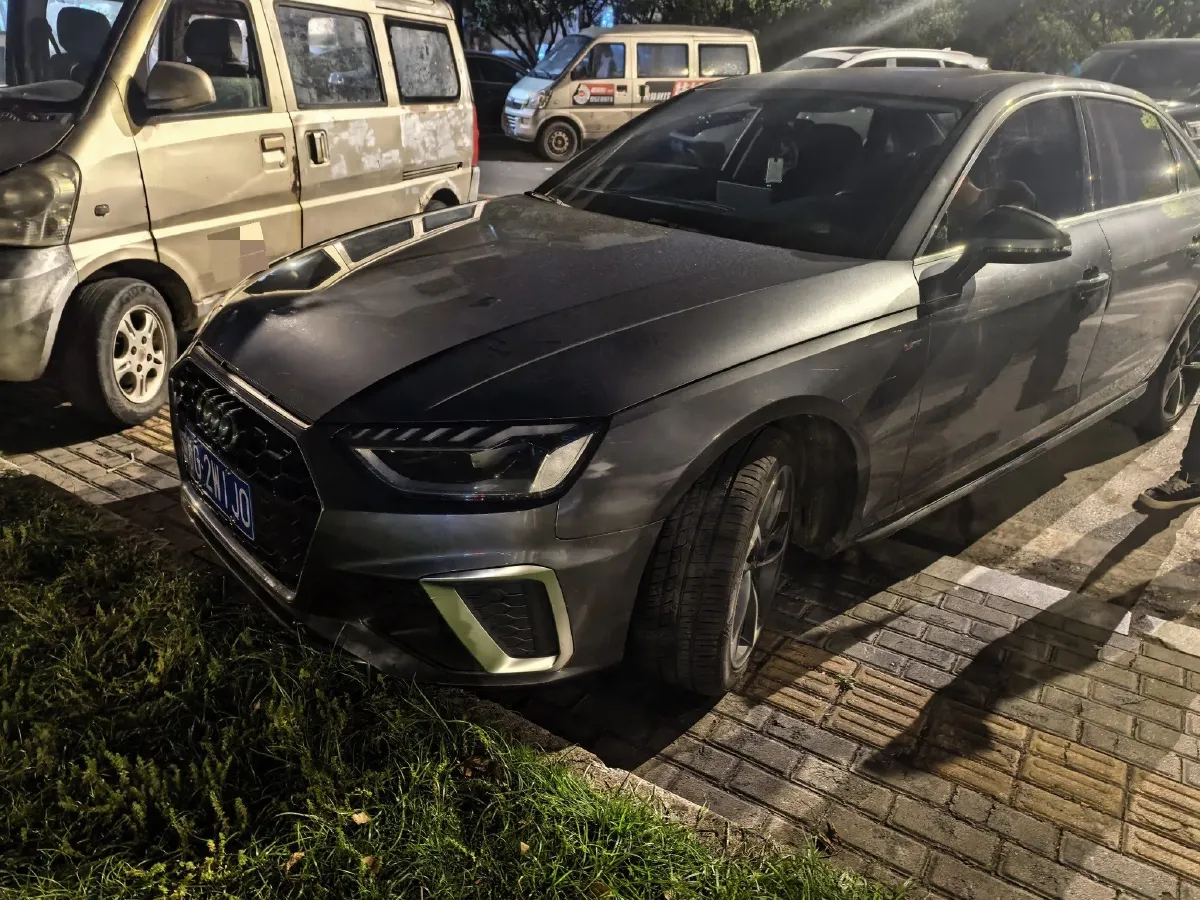 2020 Audi A4L 2.0T 190HP L4 7DCT,autocango,china used car exporter,china ev exporter,chinese used car exporter,chinese used ev exporter