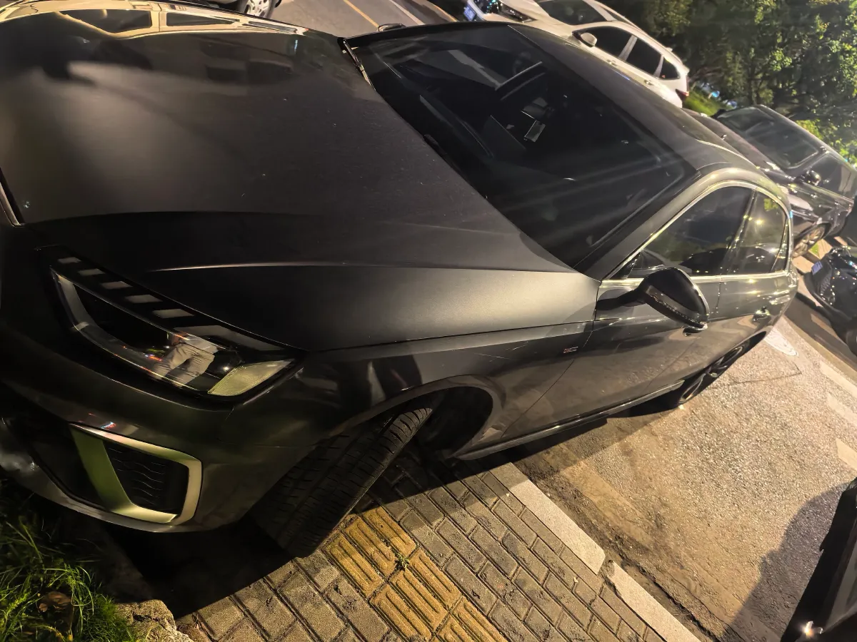 2020 Audi A4L 2.0T 190HP L4 7DCT,autocango,china used car exporter,china ev exporter,chinese used car exporter,chinese used ev exporter