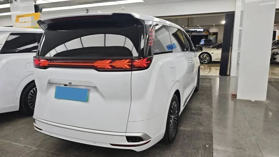 2024 Denza D9 1.5T 139HP L4 E-CVT PHEV 40KWH,autocango,china used car exporter,china ev exporter,chinese used car exporter,chinese used ev exporter