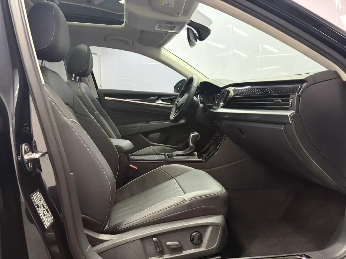 2023 Volkswagen Passat 1.4T 150HP L4 7DCT,autocango,china used car exporter,china ev exporter,chinese used car exporter,chinese used ev exporter