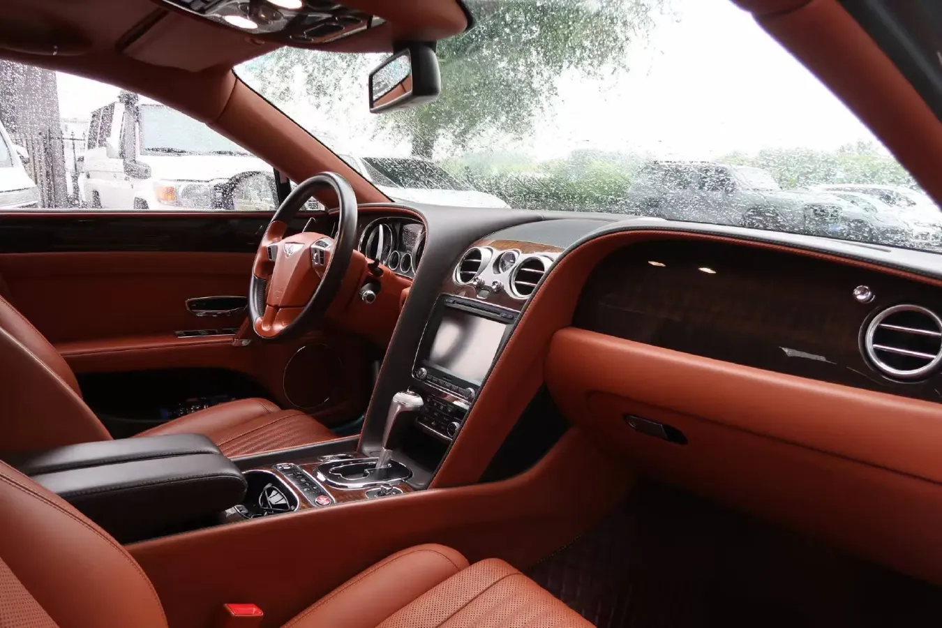 2017 Bentley Flying Spur 4.0T 528HP V8 8AT,autocango,china used car exporter,china ev exporter,chinese used car exporter,chinese used ev exporter