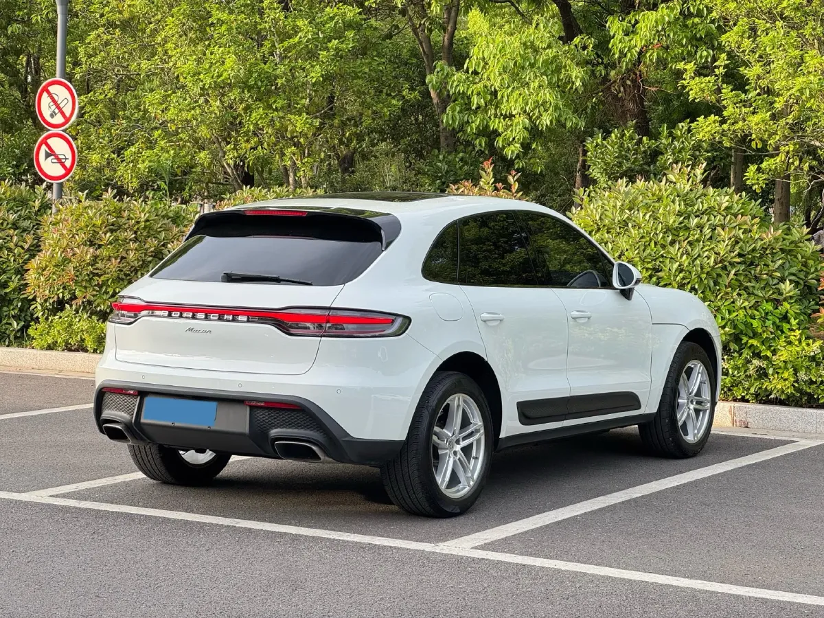 2023 Porsche Macan 2.0T 265HP L4 7DCT,autocango,china used car exporter,china ev exporter,chinese used car exporter,chinese used ev exporter