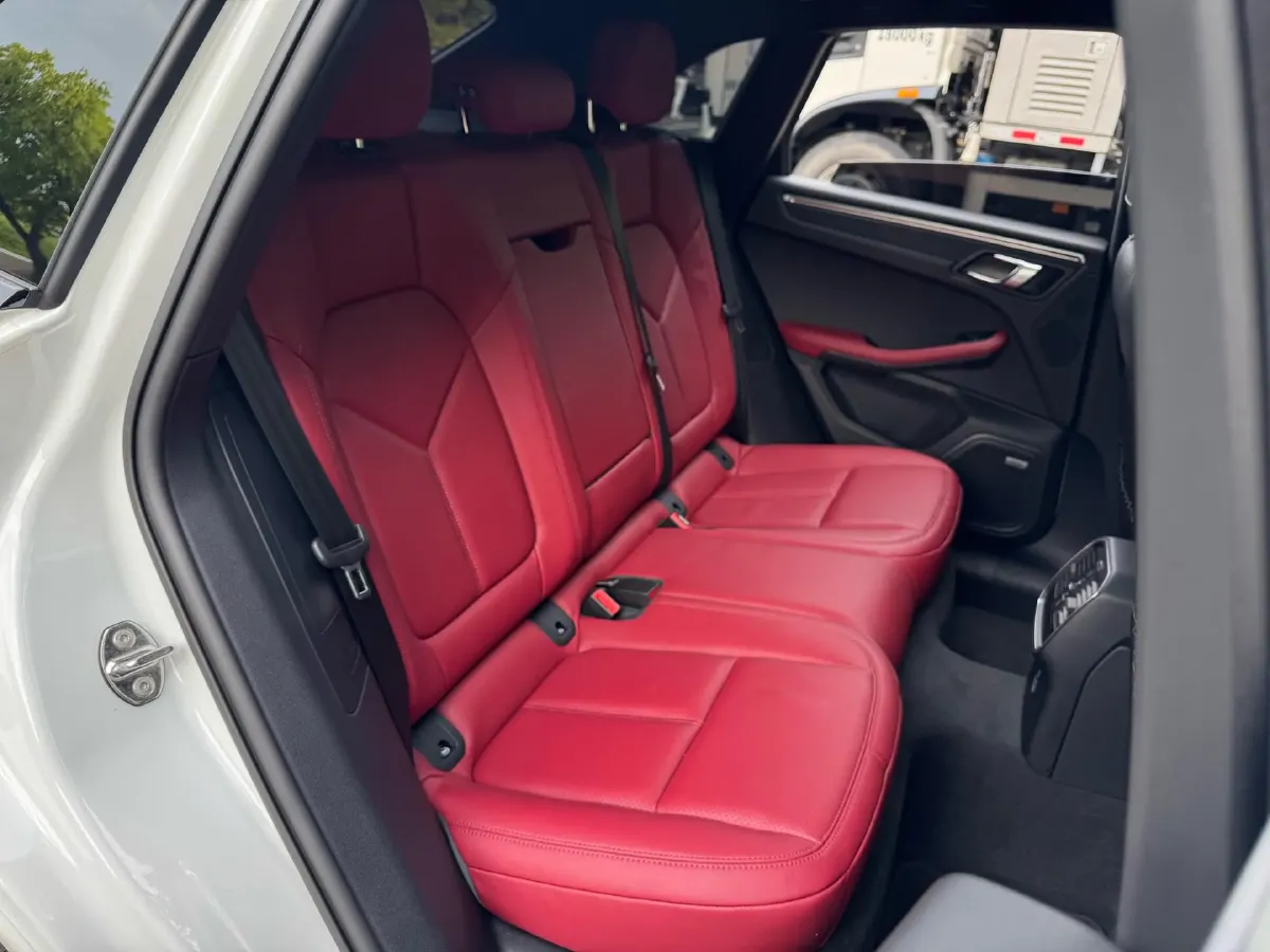 2023 Porsche Macan 2.0T 265HP L4 7DCT,autocango,china used car exporter,china ev exporter,chinese used car exporter,chinese used ev exporter