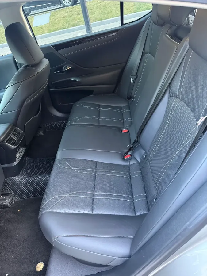 2018 Lexus ES 2.5L 178HP L4 E-CVT Hybrid,autocango,china used car exporter,china ev exporter,chinese used car exporter,chinese used ev exporter