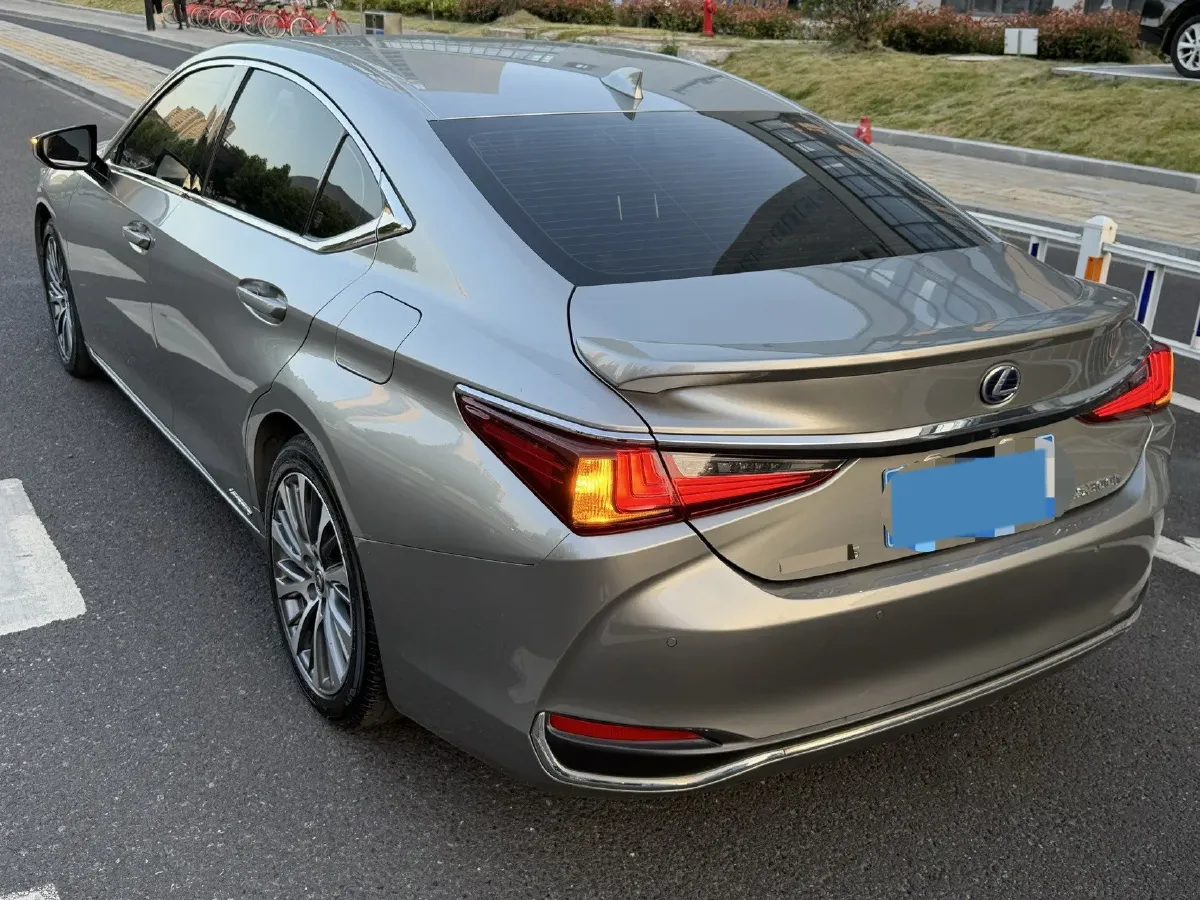 2018 Lexus ES 2.5L 178HP L4 E-CVT Hybrid,autocango,china used car exporter,china ev exporter,chinese used car exporter,chinese used ev exporter