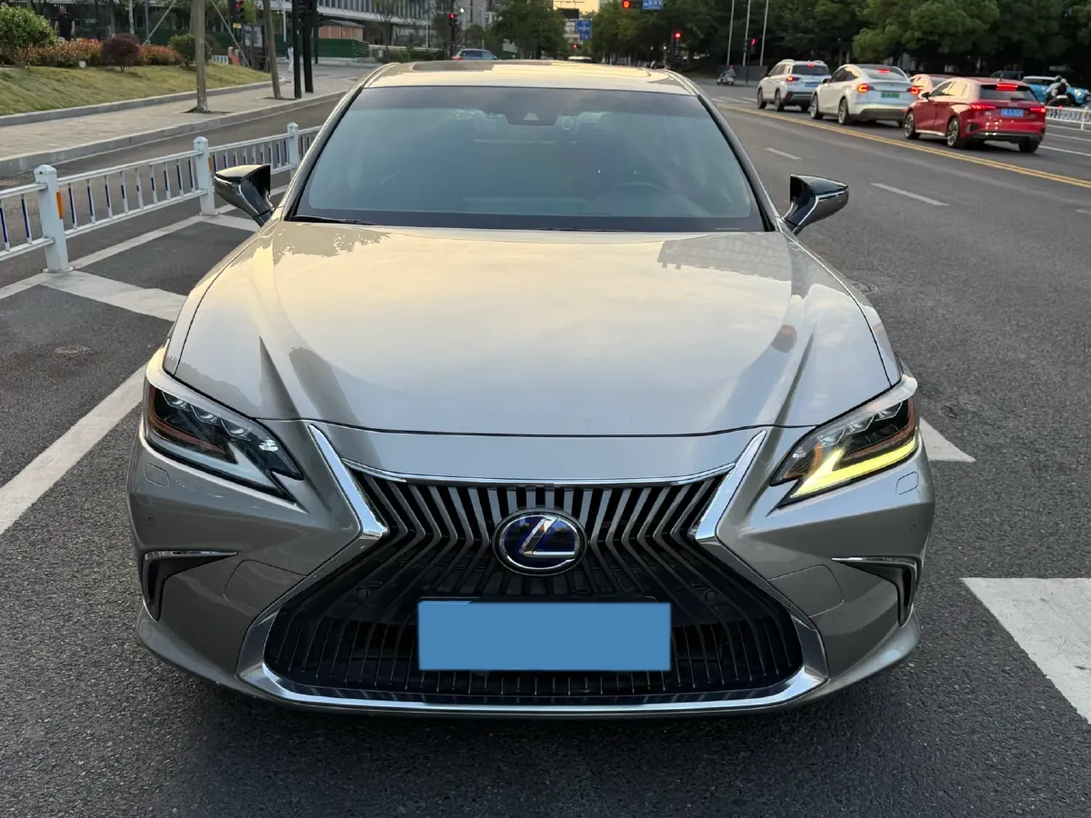 2018 Lexus ES 2.5L 178HP L4 E-CVT Hybrid,autocango,china used car exporter,china ev exporter,chinese used car exporter,chinese used ev exporter