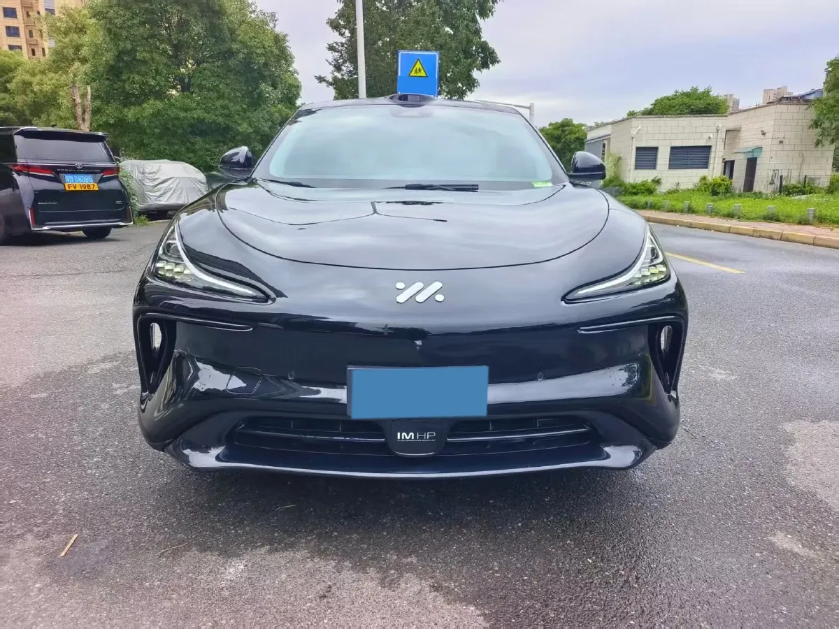2023 IM LS6 BEV 71KWH,autocango,china used car exporter,china ev exporter,chinese used car exporter,chinese used ev exporter