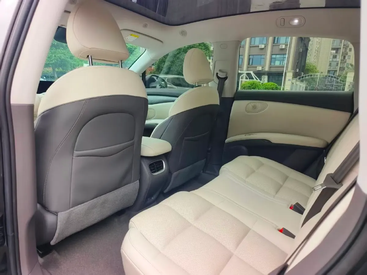 2023 IM LS6 BEV 71KWH,autocango,china used car exporter,china ev exporter,chinese used car exporter,chinese used ev exporter