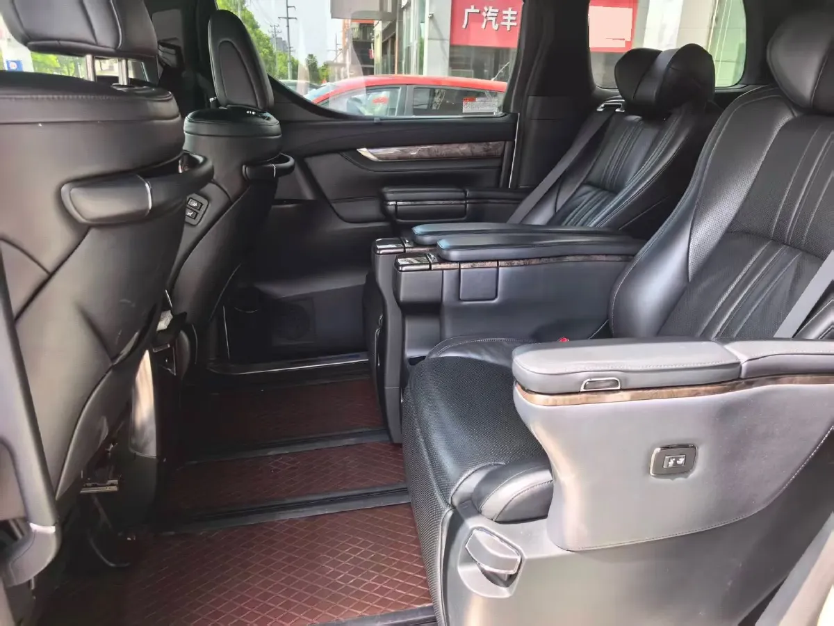 2018 Toyota Alphard 3.5L 301HP V6 8AT,autocango,china used car exporter,china ev exporter,chinese used car exporter,chinese used ev exporter