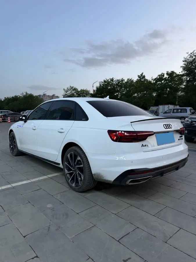 2023 Audi A4L 2.0T 190HP L4 7DCT,autocango,china used car exporter,china ev exporter,chinese used car exporter,chinese used ev exporter