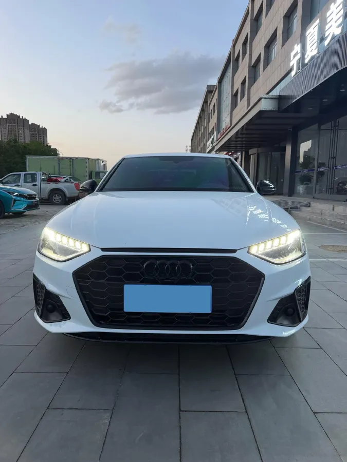 2023 Audi A4L 2.0T 190HP L4 7DCT,autocango,china used car exporter,china ev exporter,chinese used car exporter,chinese used ev exporter