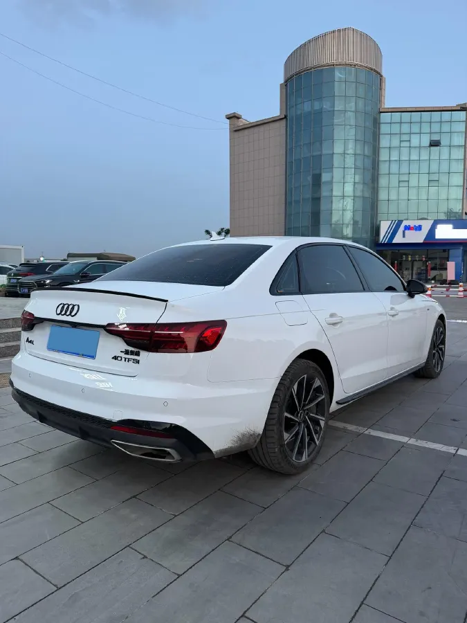 2023 Audi A4L 2.0T 190HP L4 7DCT,autocango,china used car exporter,china ev exporter,chinese used car exporter,chinese used ev exporter