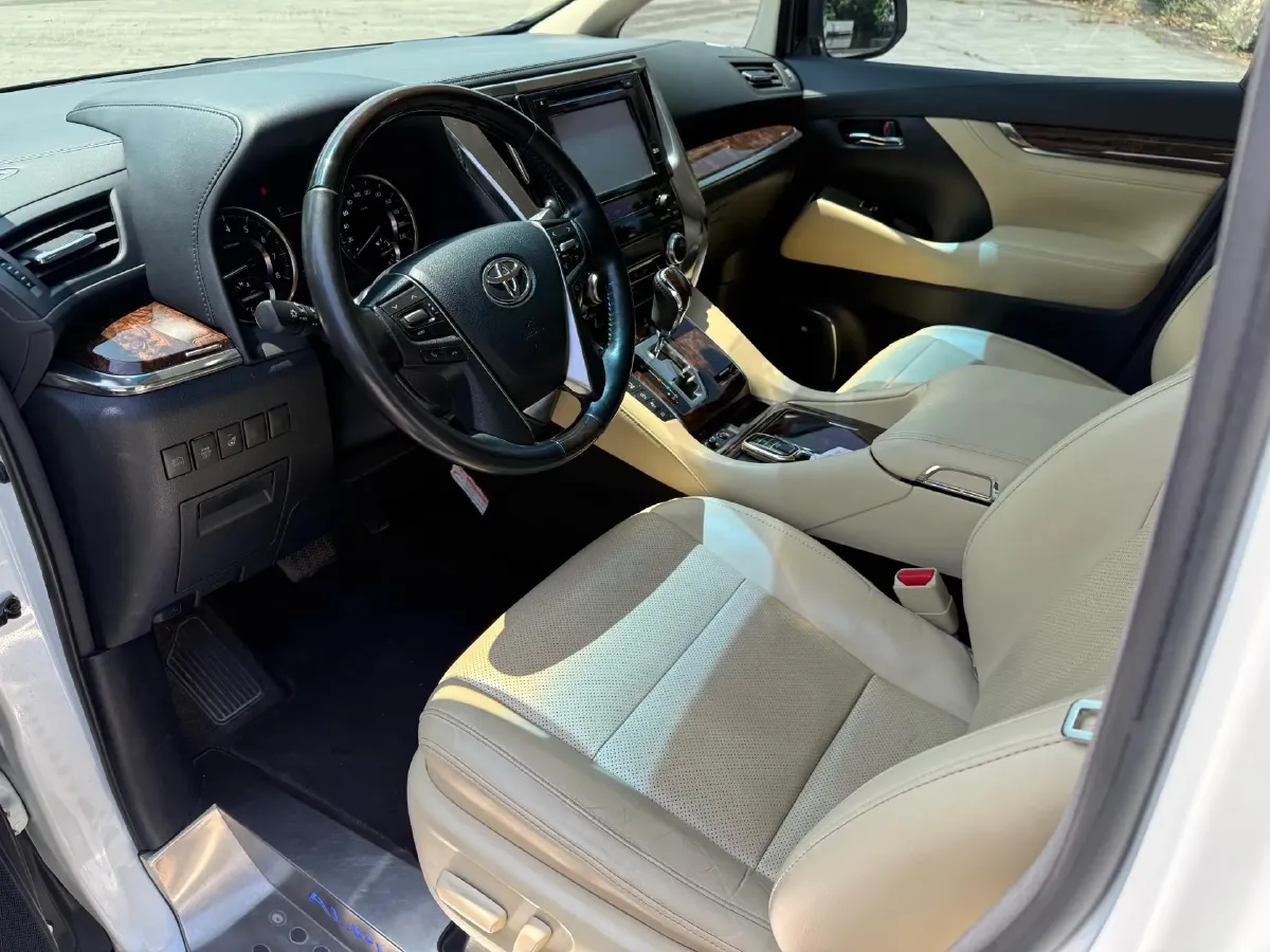 2018 Toyota Alphard 3.5L 301HP V6 8AT,autocango,china used car exporter,china ev exporter,chinese used car exporter,chinese used ev exporter