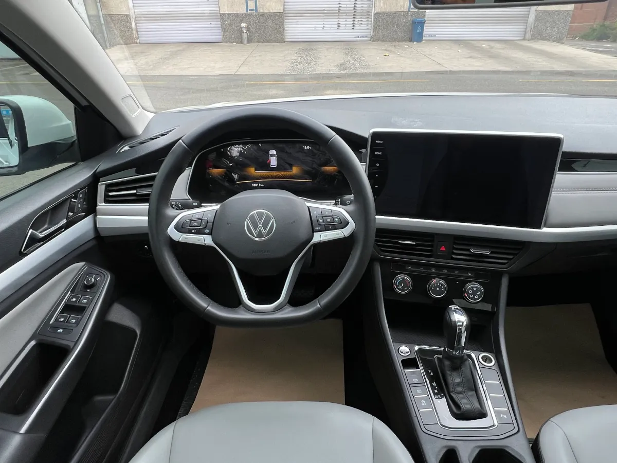 2023 Volkswagen Bora 1.2T 116HP L4 7DCT,autocango,china used car exporter,china ev exporter,chinese used car exporter,chinese used ev exporter