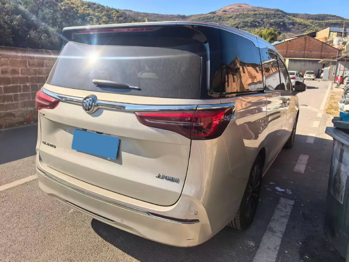 2022 Buick GL8 2.0T 237HP L4 9AT,autocango,china used car exporter,china ev exporter,chinese used car exporter,chinese used ev exporter