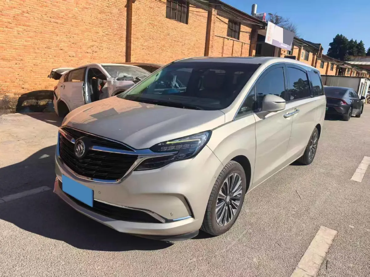 2022 Buick GL8 2.0T 237HP L4 9AT,autocango,china used car exporter,china ev exporter,chinese used car exporter,chinese used ev exporter