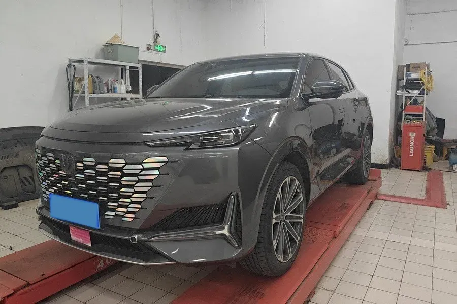 2021 ChangAn UNI-K 2.0T 233HP L4 8AT,autocango,china used car exporter,china ev exporter,chinese used car exporter,chinese used ev exporter