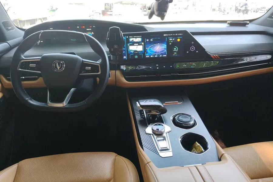 2021 ChangAn UNI-K 2.0T 233HP L4 8AT,autocango,china used car exporter,china ev exporter,chinese used car exporter,chinese used ev exporter