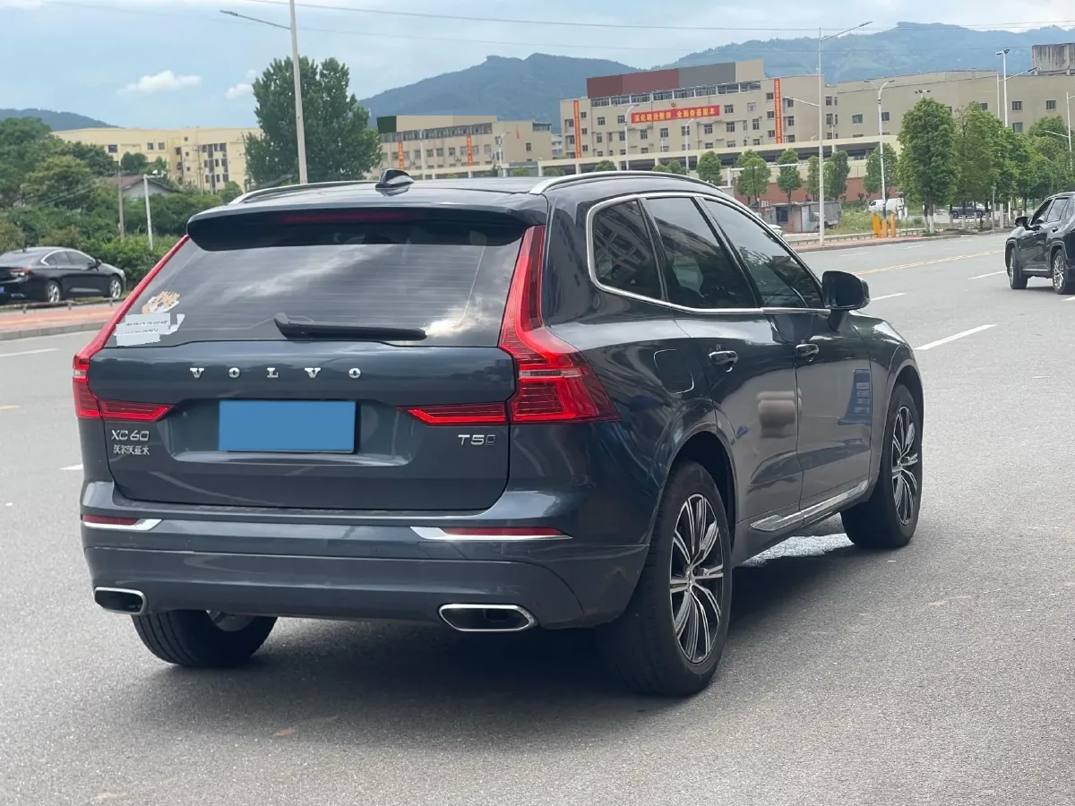 2021 Volvo XC60 2.0T 250HP L4 8AT,autocango,china used car exporter,china ev exporter,chinese used car exporter,chinese used ev exporter