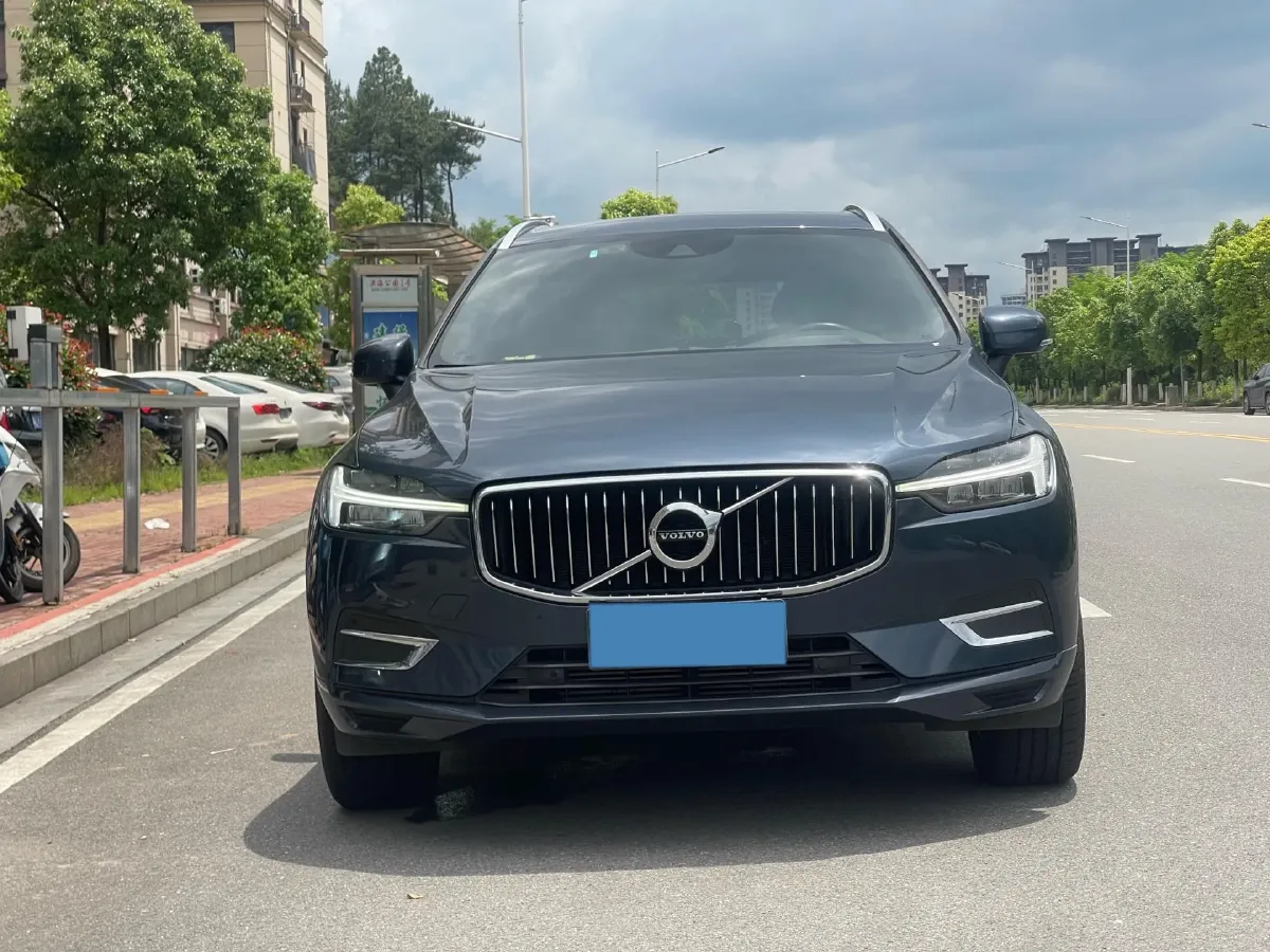 2021 Volvo XC60 2.0T 250HP L4 8AT,autocango,china used car exporter,china ev exporter,chinese used car exporter,chinese used ev exporter