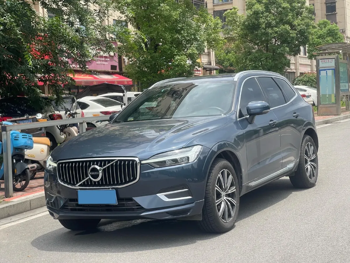 2021 Volvo XC60 2.0T 250HP L4 8AT,autocango,china used car exporter,china ev exporter,chinese used car exporter,chinese used ev exporter
