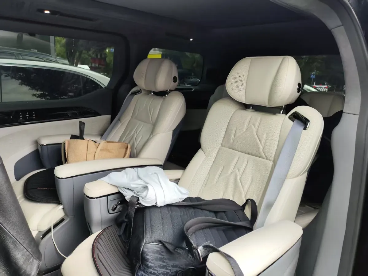 2024 Zeekr 009 BEV 108KWH,autocango,china used car exporter,china ev exporter,chinese used car exporter,chinese used ev exporter