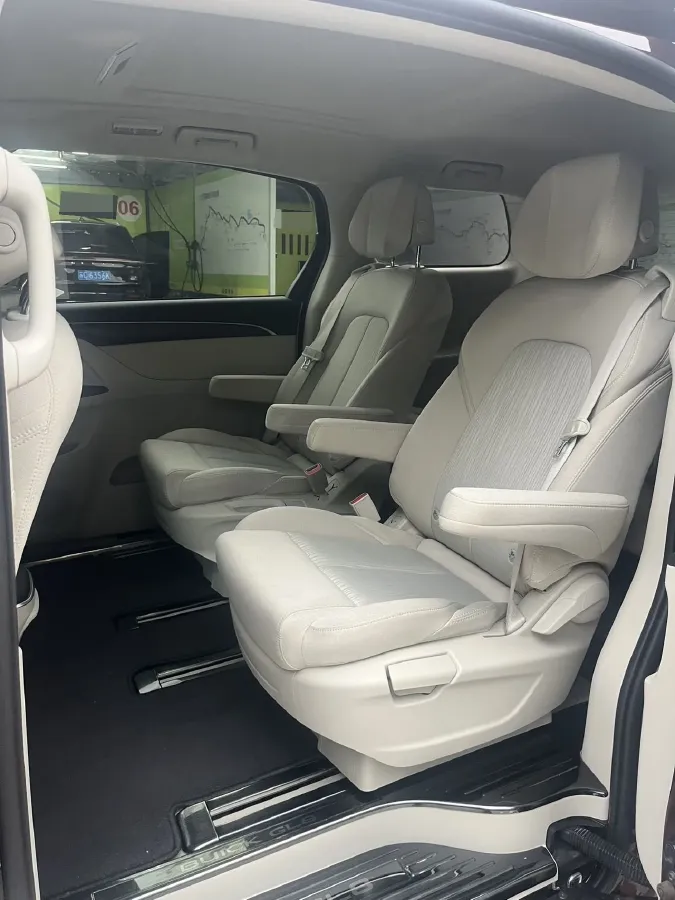 2022 Buick GL8 2.0T 237HP L4 9AT,autocango,china used car exporter,china ev exporter,chinese used car exporter,chinese used ev exporter