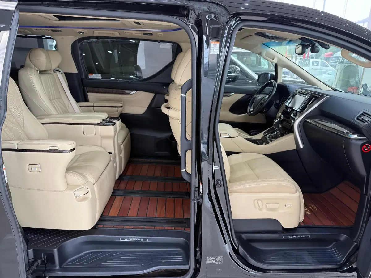 2018 Toyota Alphard 3.5L 301HP V6 8AT,autocango,china used car exporter,china ev exporter,chinese used car exporter,chinese used ev exporter