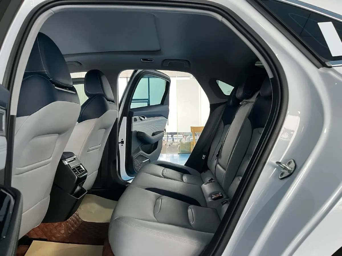 2021 Geely Preface 2.0T 190HP L4 7DCT,autocango,china used car exporter,china ev exporter,chinese used car exporter,chinese used ev exporter
