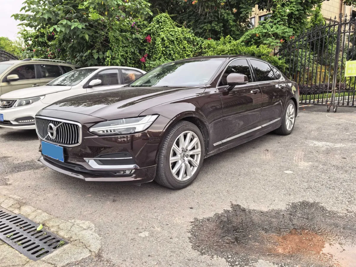 2020 Volvo S90 2.0T 254HP L4 8AT,autocango,china used car exporter,china ev exporter,chinese used car exporter,chinese used ev exporter