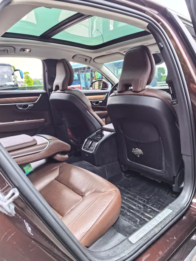 2020 Volvo S90 2.0T 254HP L4 8AT,autocango,china used car exporter,china ev exporter,chinese used car exporter,chinese used ev exporter