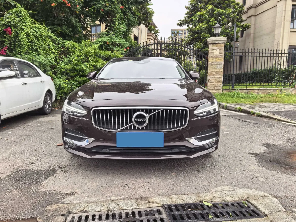 2020 Volvo S90 2.0T 254HP L4 8AT,autocango,china used car exporter,china ev exporter,chinese used car exporter,chinese used ev exporter