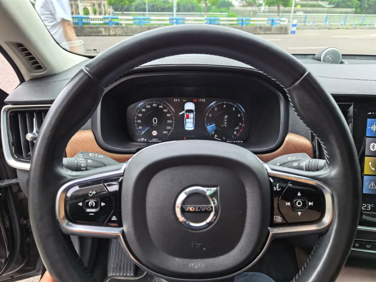 2020 Volvo S90 2.0T 254HP L4 8AT,autocango,china used car exporter,china ev exporter,chinese used car exporter,chinese used ev exporter
