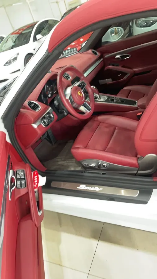 2023 Porsche 718 2.0T 250HP H4 7DCT,autocango,china used car exporter,china ev exporter,chinese used car exporter,chinese used ev exporter